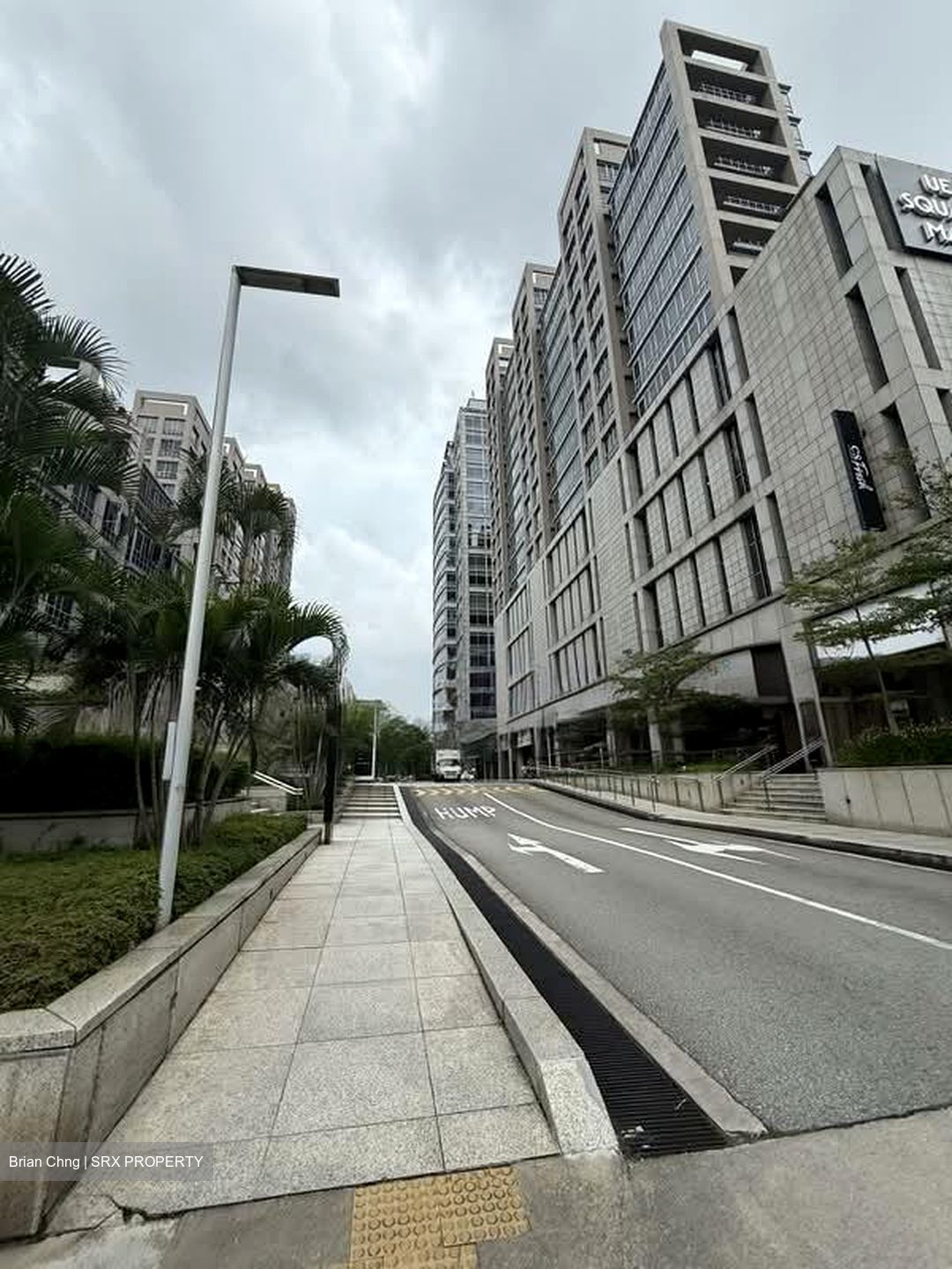 UE Square (D9), Retail #551231211